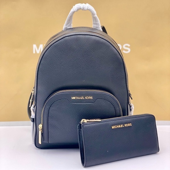 Michael Kors Handbags - Michael Kors Jaycee Medium Backpack And Wallet Set